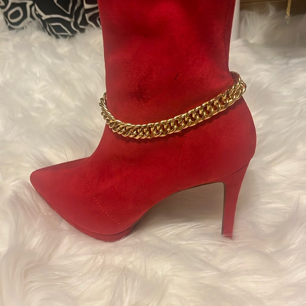 Jessica Simpson Red Suede Boots W Gold Chain Stylish red boots